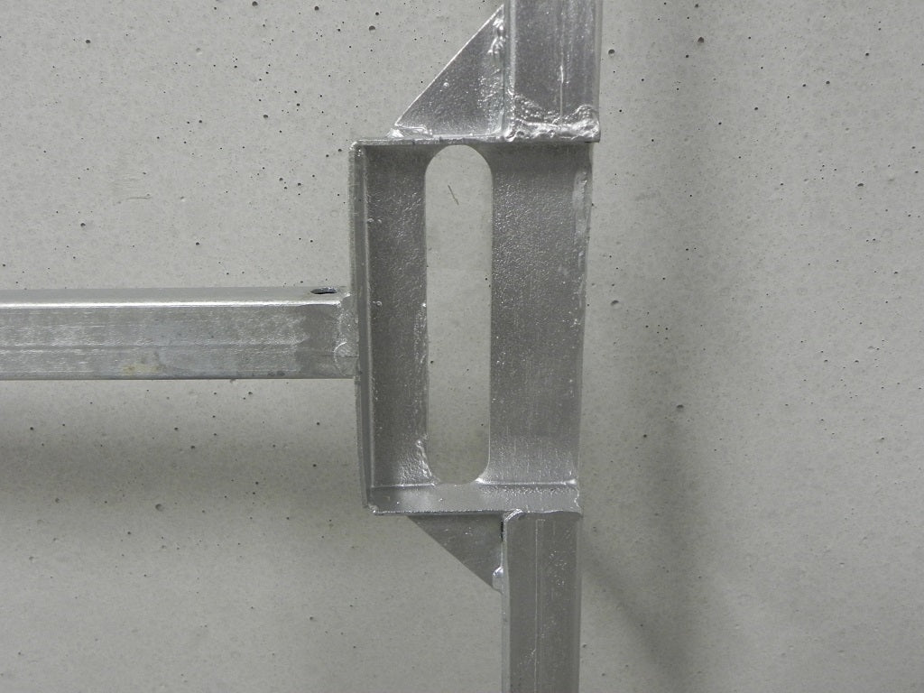 Poortframe 1550 x 1000 mm, verstelbaar met slotkast Galvanisch verzinkt