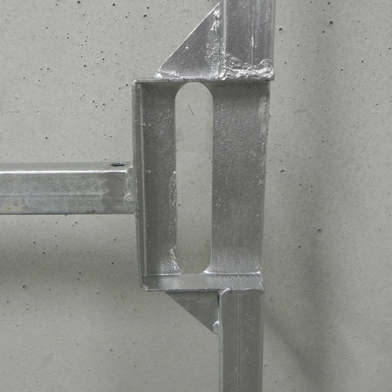 Poortframe 1550 x 1000 mm, verstelbaar met slotkast Galvanisch verzinkt