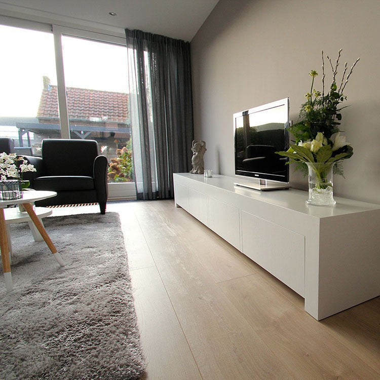 Douwes Dekker Elegant Riante Plank Jasmijn, blank eiken laminaat met rondom velling