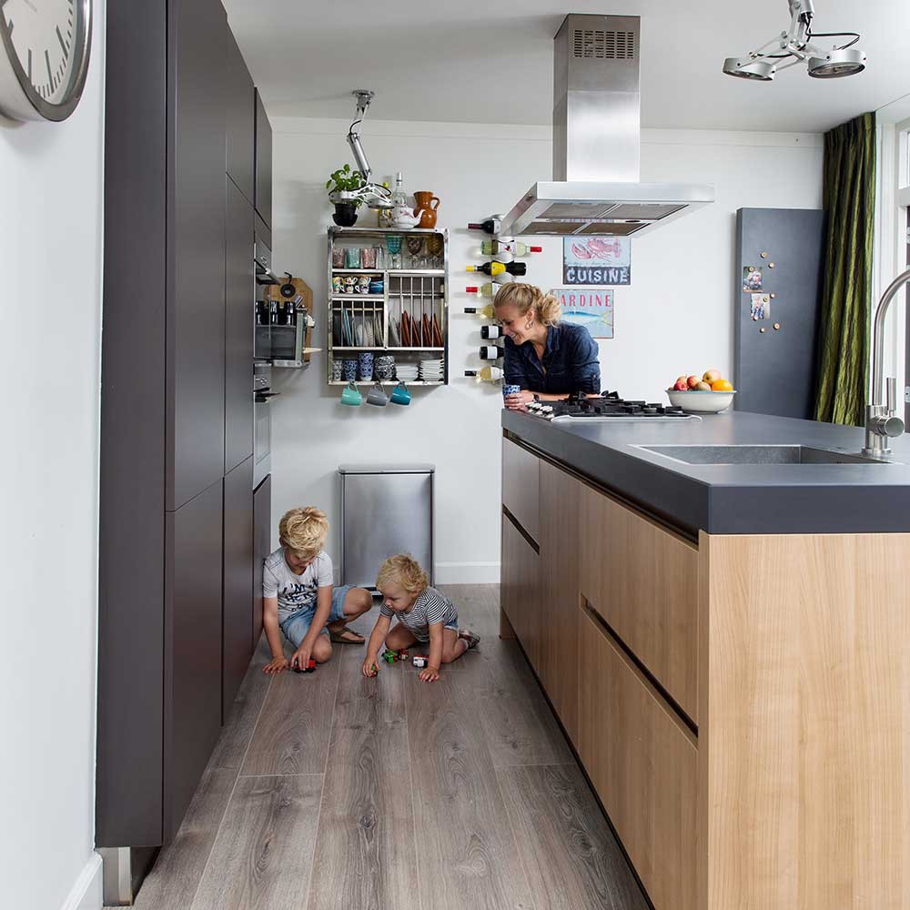 Douwes Dekker Elegant Riante Plank Lavendel, grijs eiken laminaat met rondom velling (Douwes Dekker)