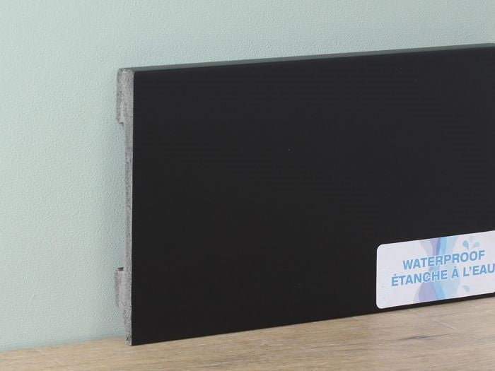 Watervaste kunststof plint recht zwart 15x80mm 2,4 meter