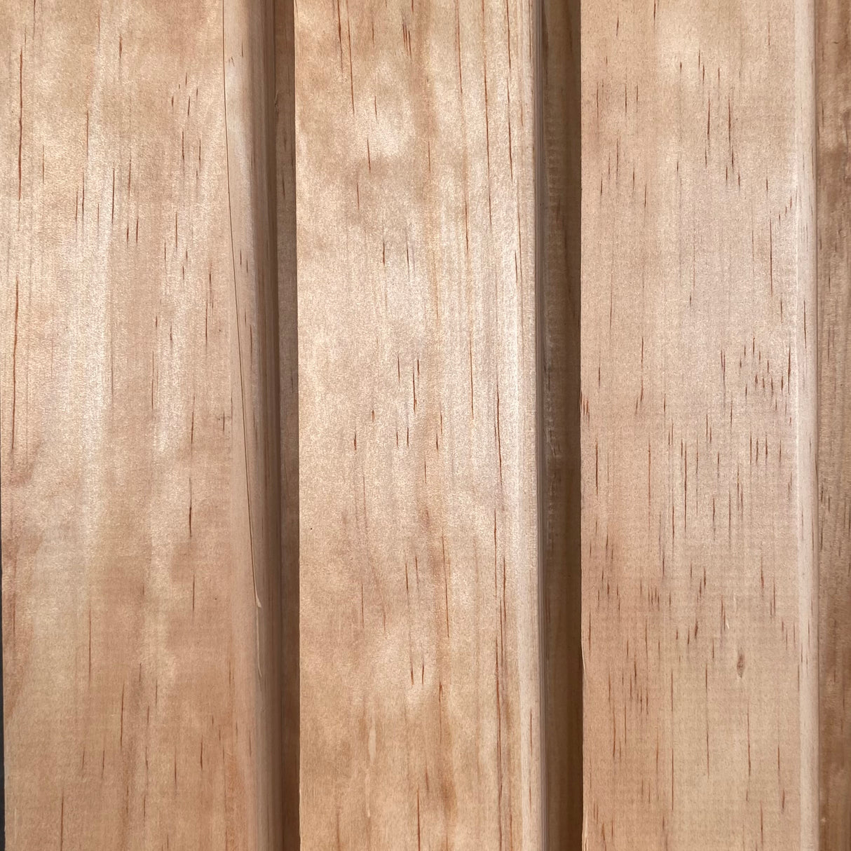 Massief Pitch Pine plint 19 x 60 mm.