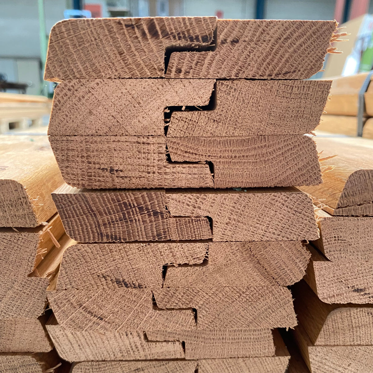 Massief Eiken plint 19 x 60 mm gelakt