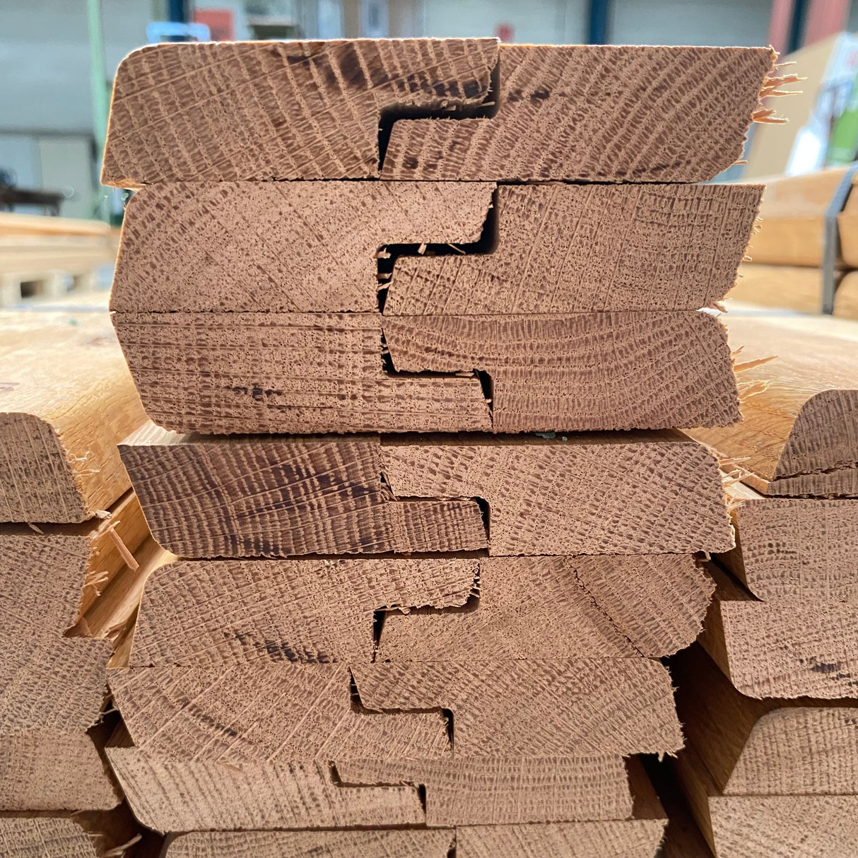 Massief Eiken plint 19 x 60 mm gelakt