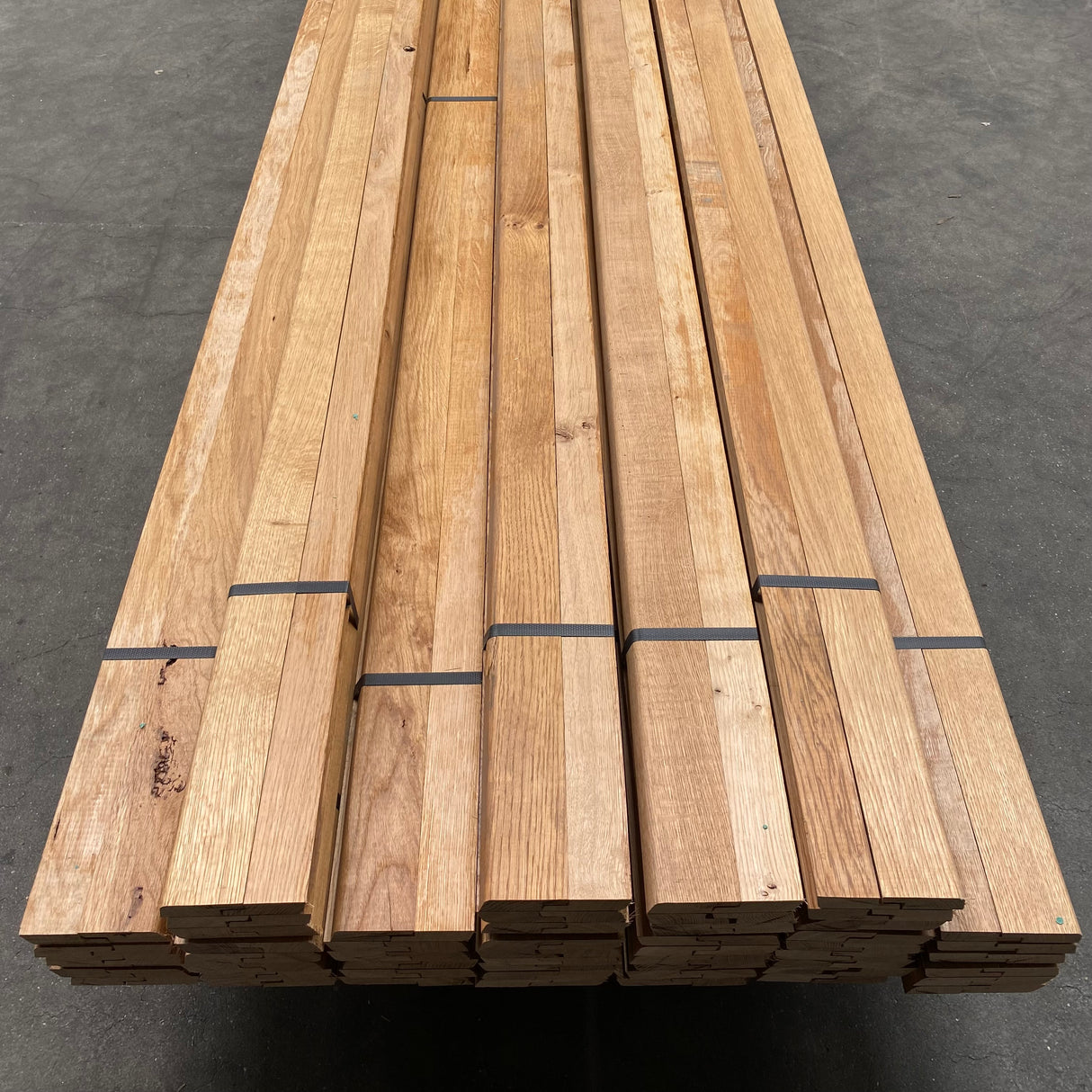 Massief Eiken plint 19 x 60 mm gelakt