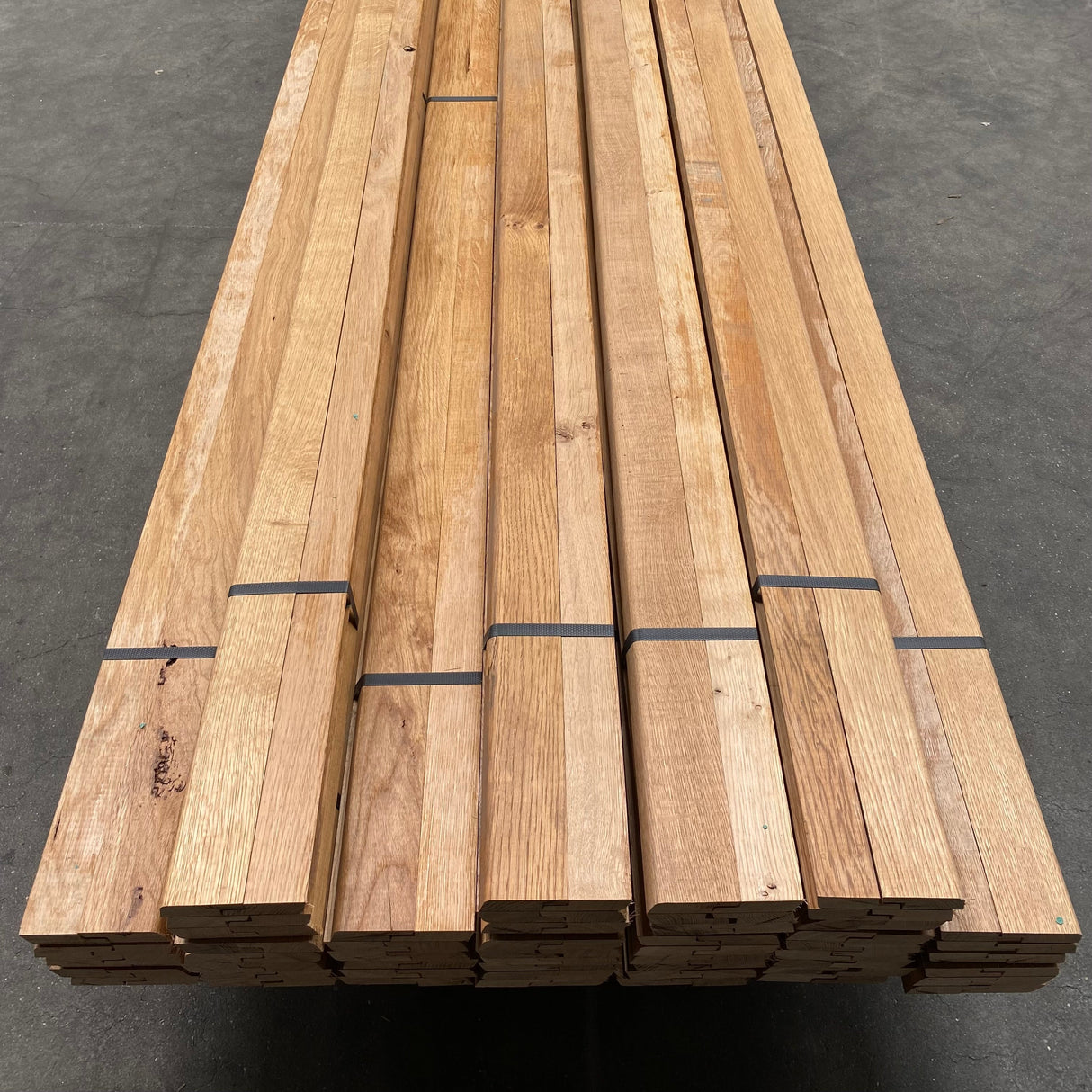 Massief Eiken plint 19 x 60 mm gelakt