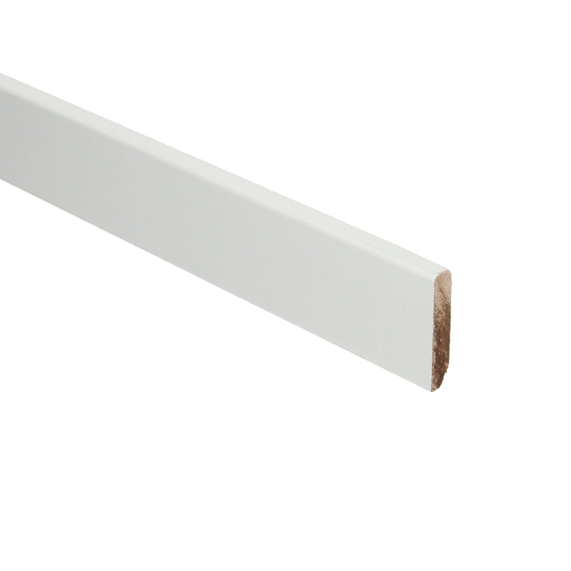 Meranti plint recht 45x9 mm wit gegrond ( per 2,42 m1)