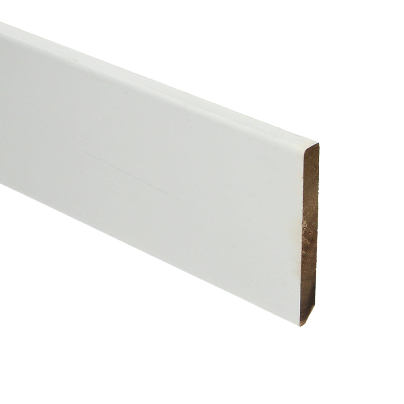 Meranti plint recht 90x10 mm wit gegrond ( per 2,42 m1)