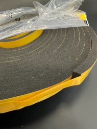 I-tochtband PVC antraciet 15x9mm zelfklevend 10m¹