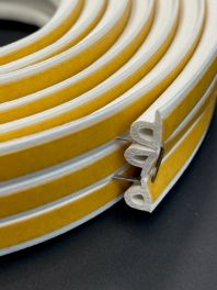 P-tochtband wit 9x5,5mm zelfklevend 7,5m¹