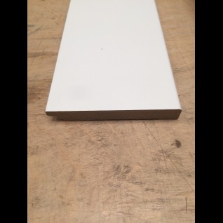 MDF plint, Wit gegrond,12 x 90 mm. 